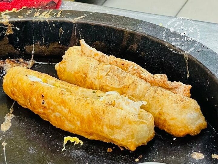捨去精緻華麗的包裝，留住在地人懷念的滋味，傳統新吃法的庶民小吃，甜甜銅板價，賣完提早打烊！清寶鹹油條（彰化直營店） @魚兒 x 牽手明太子的「視」界旅行