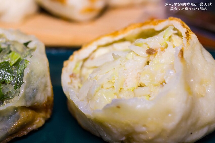 高雄三民︱律師傅煎包 皮薄Q脆,內餡飽滿又大顆!當晚餐或午茶小點心都正好!