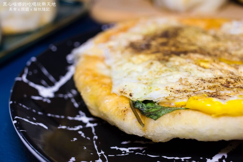 高雄三民︱律師傅煎包 皮薄Q脆,內餡飽滿又大顆!當晚餐或午茶小點心都正好!