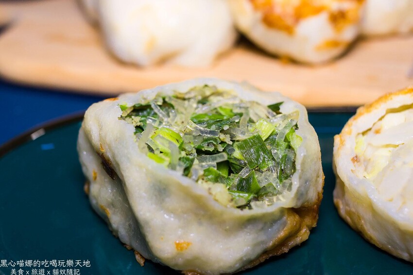 高雄三民︱律師傅煎包 皮薄Q脆,內餡飽滿又大顆!當晚餐或午茶小點心都正好!