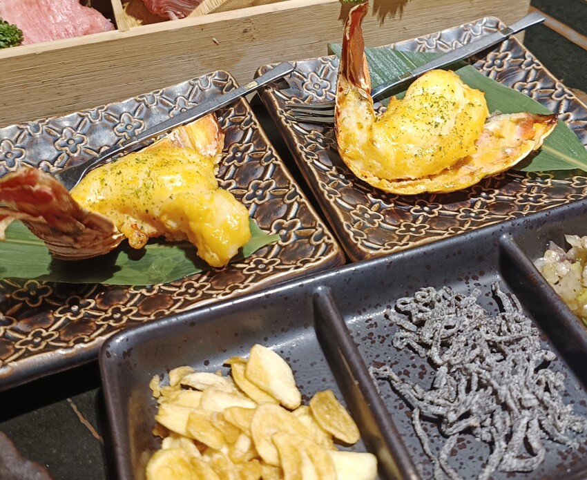 新竹美食山上走走推薦！實測1580無菜單料理，頂級燒肉夢幻水母缸陪吃。