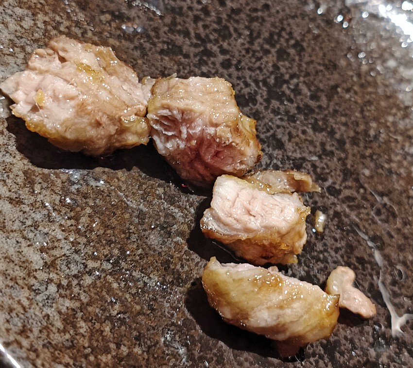 新竹美食山上走走推薦！實測1580無菜單料理，頂級燒肉夢幻水母缸陪吃。