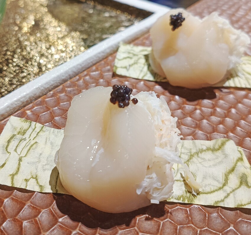 新竹美食山上走走推薦！實測1580無菜單料理，頂級燒肉夢幻水母缸陪吃。