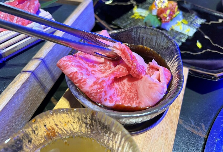 好吃到不行、要訂位才吃的到❗新竹美食，山上走走日式無菜單燒肉專門店，精緻又不貴的海底世界燒肉饗宴