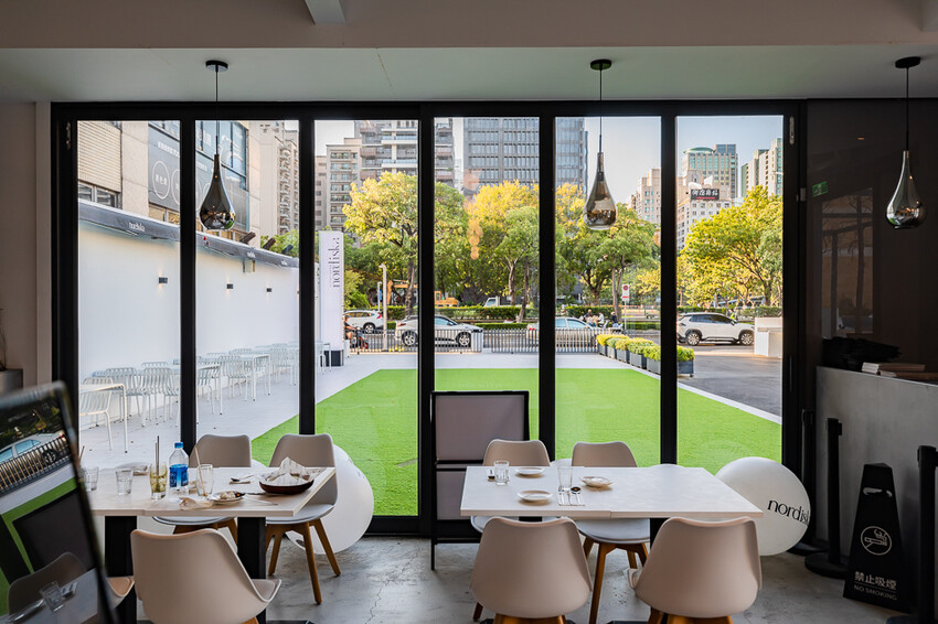 左營網美餐廳 – 北歐北歐 x 異國優美氛圍 潔白北歐風 最佳約會聖地 令人想不到的創意料理 精緻下午茶 免費