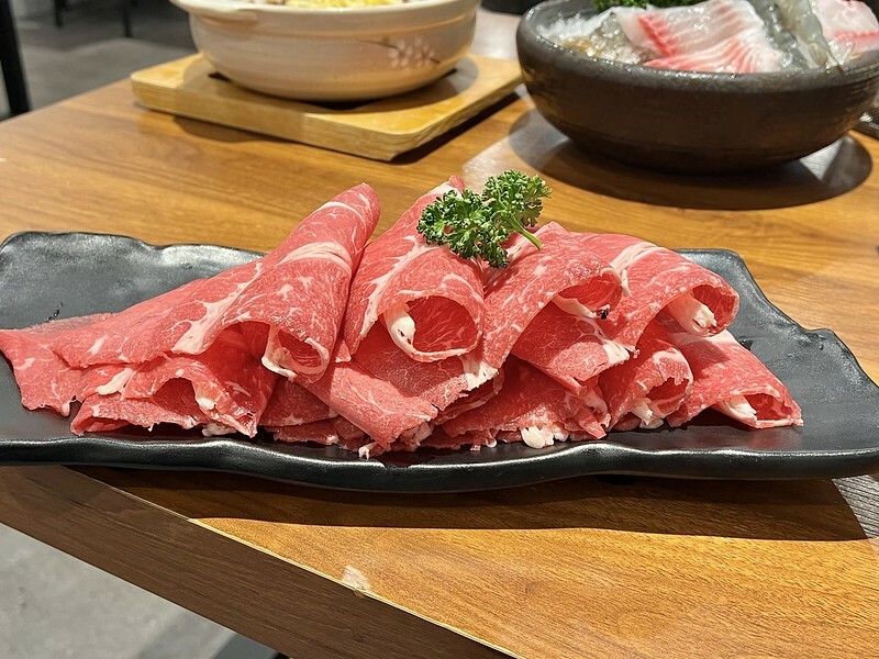 （大園美食）蒸煮流胡椒豬肚雞鍋～招牌胡椒豬肚烏骨雞湯底、現蒸現撈仔超青海鮮、沒有訂位可是吃不到的喔～蒸煮流菜單