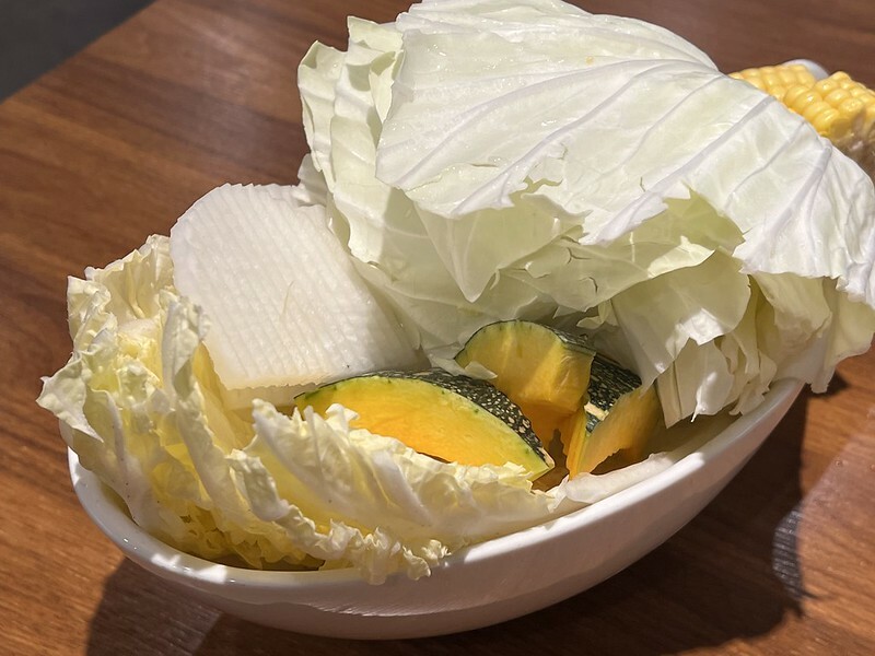 （大園美食）蒸煮流胡椒豬肚雞鍋～招牌胡椒豬肚烏骨雞湯底、現蒸現撈仔超青海鮮、沒有訂位可是吃不到的喔～蒸煮流菜單