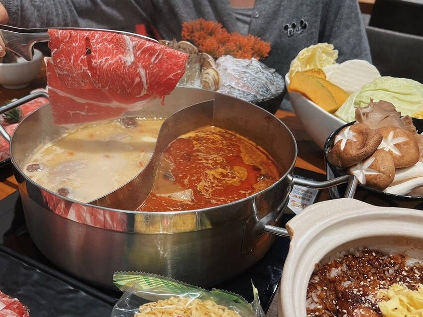 [ 桃園食記 ] 蒸煮流胡椒豬肚雞鍋｜桃園好喝胡椒豬肚雞推薦