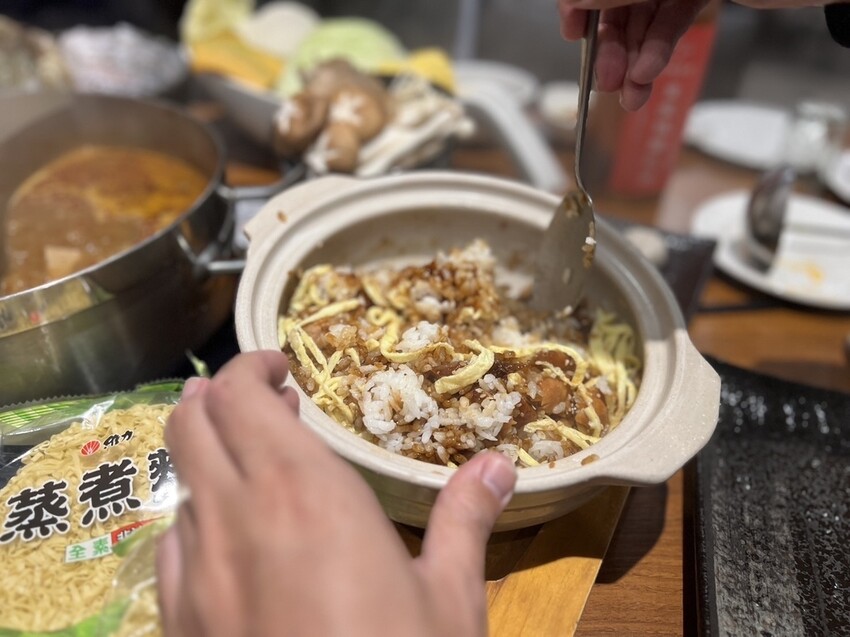 [ 桃園食記 ] 蒸煮流胡椒豬肚雞鍋｜桃園好喝胡椒豬肚雞推薦