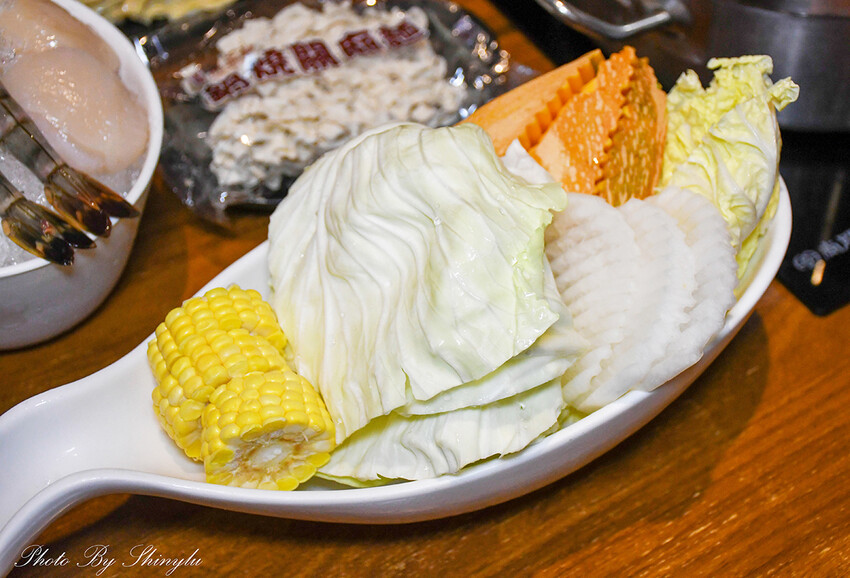 乳白色湯頭淡淡胡椒香、濃郁又甘甜