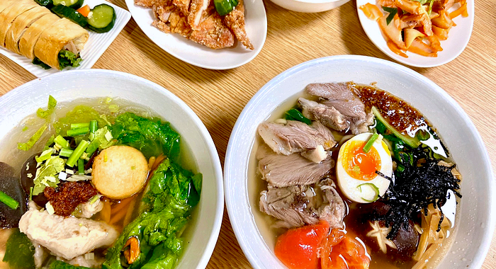 宜蘭玉里臭豆腐礁溪旗艦店》酥脆外皮超唰嘴,泡菜+蘿蔔絲+九層塔一起吃更對味｜點餐攻略,營業時間,菜單價目