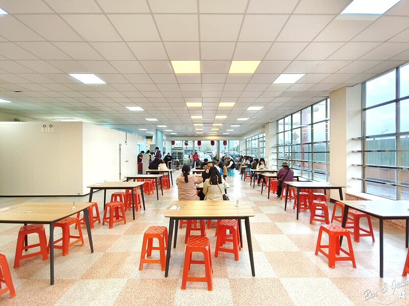 宜蘭玉里臭豆腐礁溪旗艦店》酥脆外皮超唰嘴,泡菜+蘿蔔絲+九層塔一起吃更對味｜點餐攻略,營業時間,菜單價目