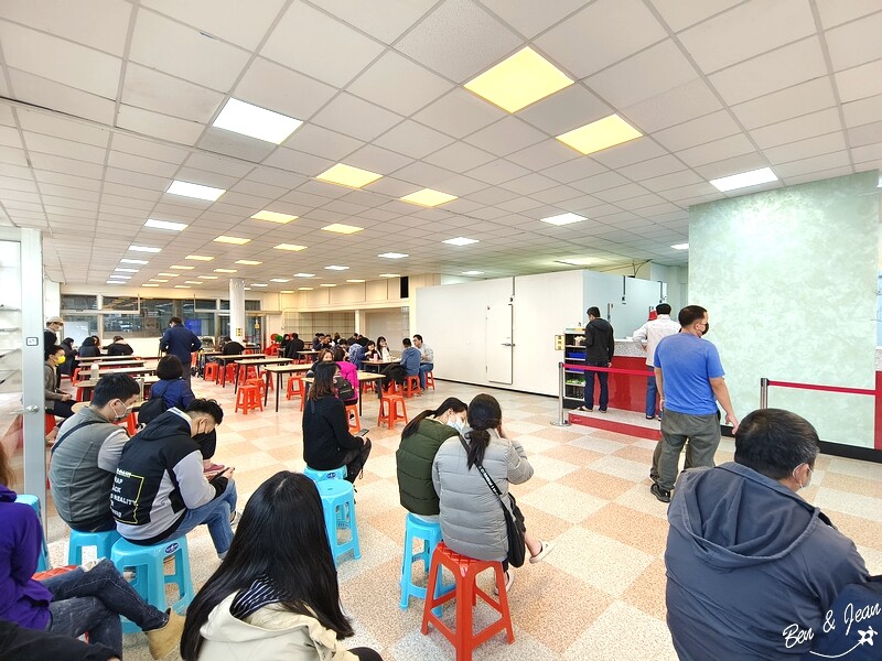 宜蘭玉里臭豆腐礁溪旗艦店》酥脆外皮超唰嘴,泡菜+蘿蔔絲+九層塔一起吃更對味｜點餐攻略,營業時間,菜單價目