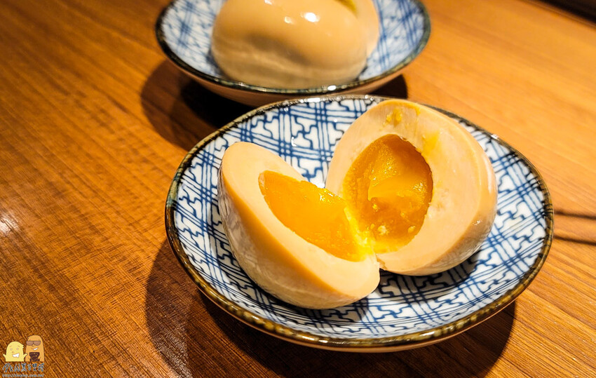 松山民生社區平價美味拉麵-長生塩人,金黃湯底加上雞豬叉燒,一碗不用200元,營業到深夜,台北宵夜好選擇