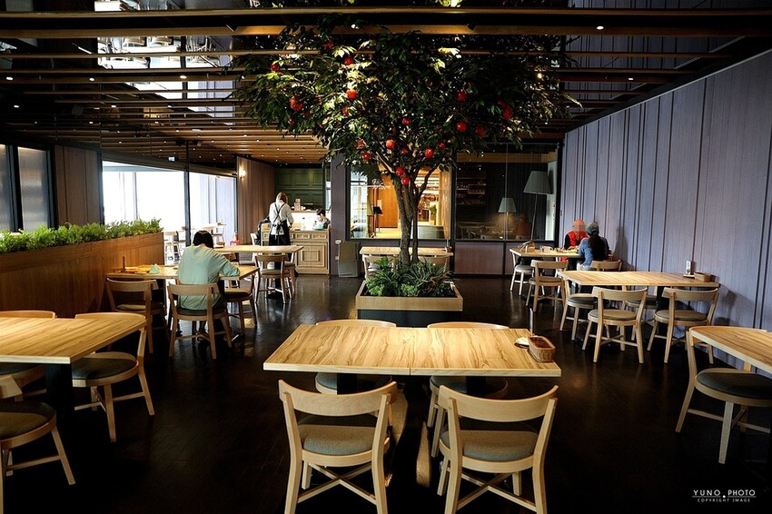 pizza控看過來!現點現作手作披薩 窯燒後的餅皮香讓人口水直流|默爾pasta pizza-誠品新板店(2023新北板橋