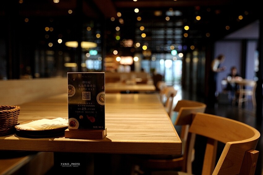 pizza控看過來!現點現作手作披薩 窯燒後的餅皮香讓人口水直流|默爾pasta pizza-誠品新板店(2023新北板橋