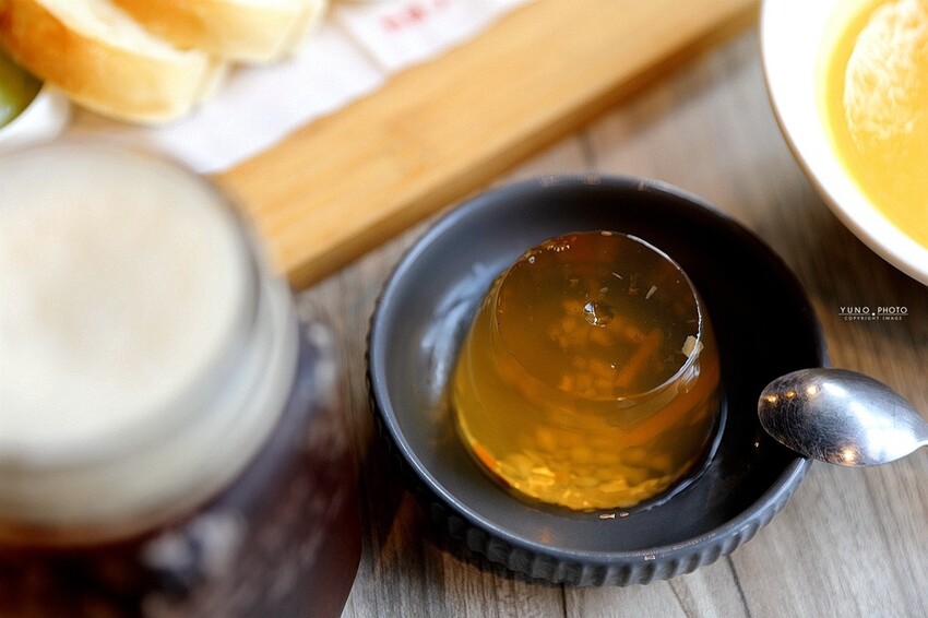 pizza控看過來!現點現作手作披薩 窯燒後的餅皮香讓人口水直流|默爾pasta pizza-誠品新板店(2023新北板橋