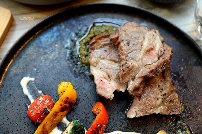 pizza控看過來!現點現作手作披薩 窯燒後的餅皮香讓人口水直流|默爾pasta pizza-誠品新板店(2023新北板橋