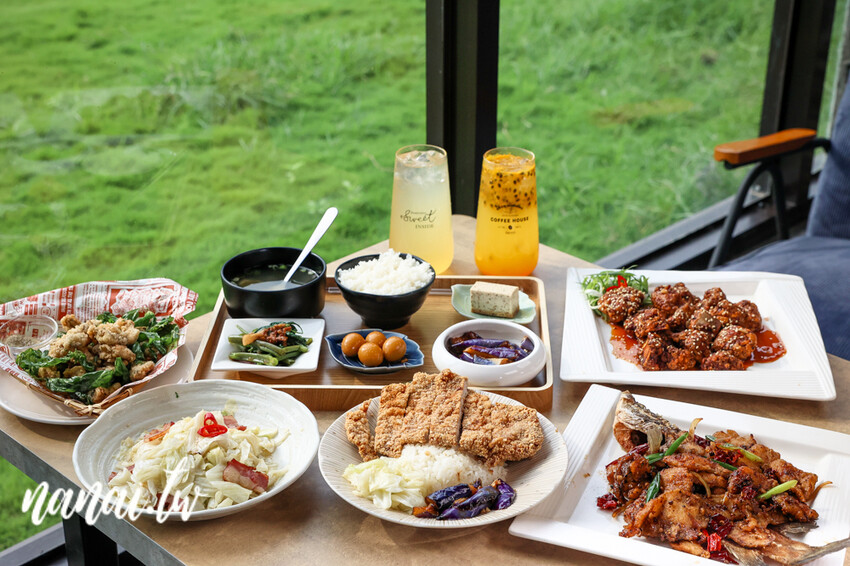 帶狗狗一起去台式熱炒寵物友善餐廳,還有超大草坪可以跑跳放風,重點開到晚上23:00,晚上肚子餓救星,台中野沐私房菜