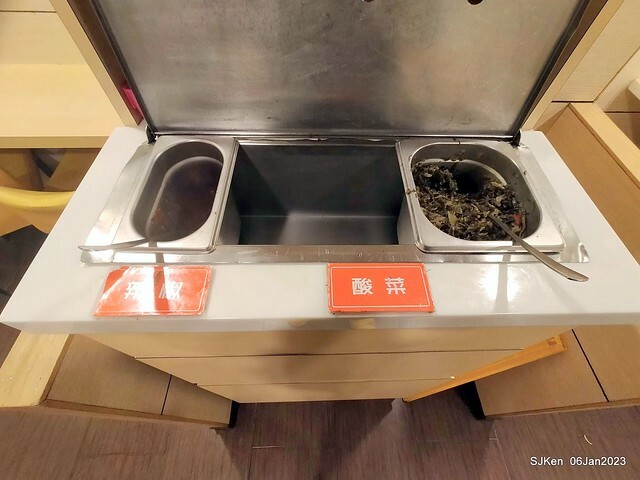 「三商巧福」敦北店---新品上市「香滷豬棒腿麵」(Pork legs noodle store, Taipei, Taiwan, SJKen, Jan 6, 2022.