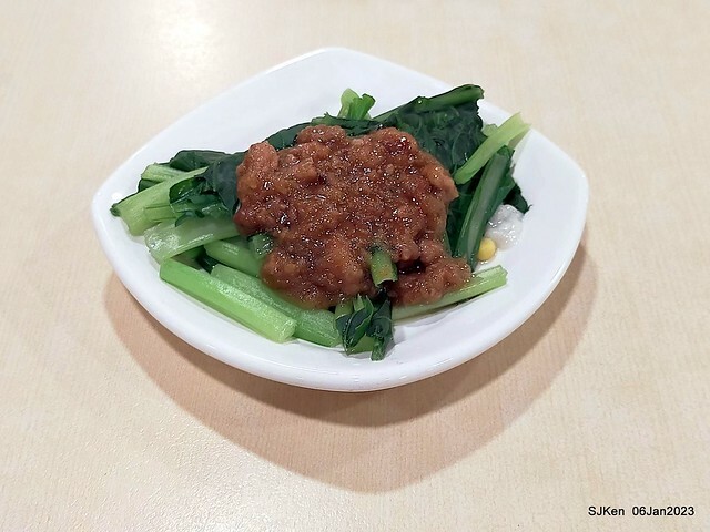 「三商巧福」敦北店---新品上市「香滷豬棒腿麵」(Pork legs noodle store, Taipei, Taiwan, SJKen, Jan 6, 2022.