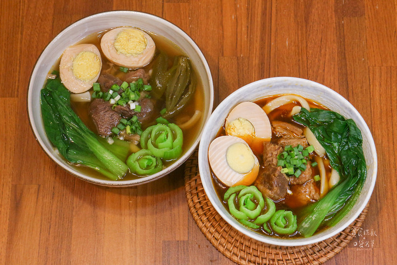 宅配美食｜彷彿現煮的美味！濃郁湯頭、牛香氣四溢～懶人福音牛肉麵！紅燒牛肉麵、剝皮辣椒牛肉麵｜大成享點子
