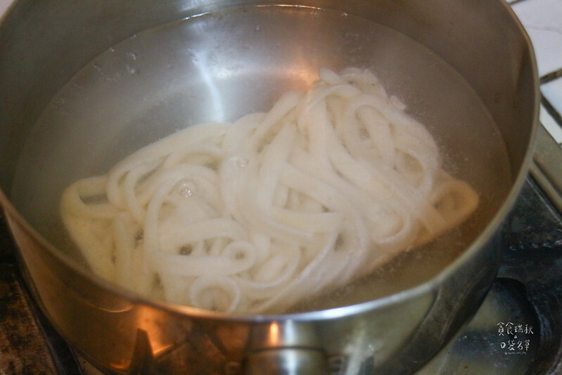 宅配美食｜彷彿現煮的美味！濃郁湯頭、牛香氣四溢～懶人福音牛肉麵！紅燒牛肉麵、剝皮辣椒牛肉麵｜大成享點子