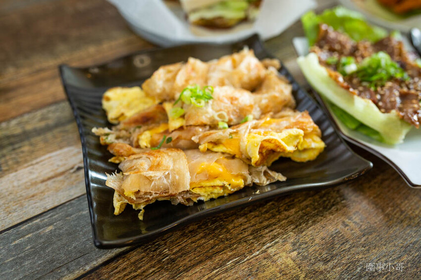 內壢早午餐推薦-醬饌燒肉蛋吐司，抹上獨家烤肉醬汁的各式美味燒肉吐司！活力滿點而且大碗好吃的各式丼飯！連手工蔥油餅跟炒麵都好好吃啊～ @圍事小哥的幸福相框