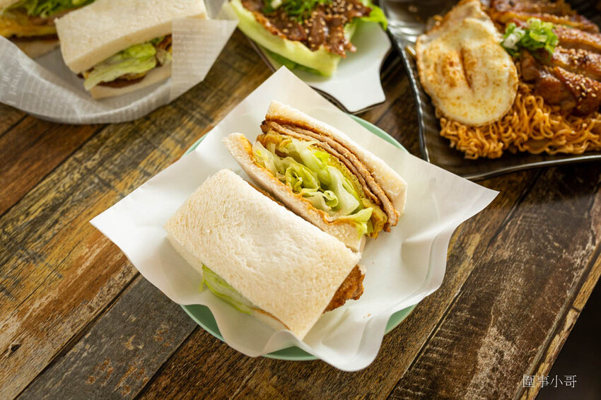 內壢早午餐推薦-醬饌燒肉蛋吐司，抹上獨家烤肉醬汁的各式美味燒肉吐司！活力滿點而且大碗好吃的各式丼飯！連手工蔥油餅跟炒麵都好好吃啊～ @圍事小哥的幸福相框