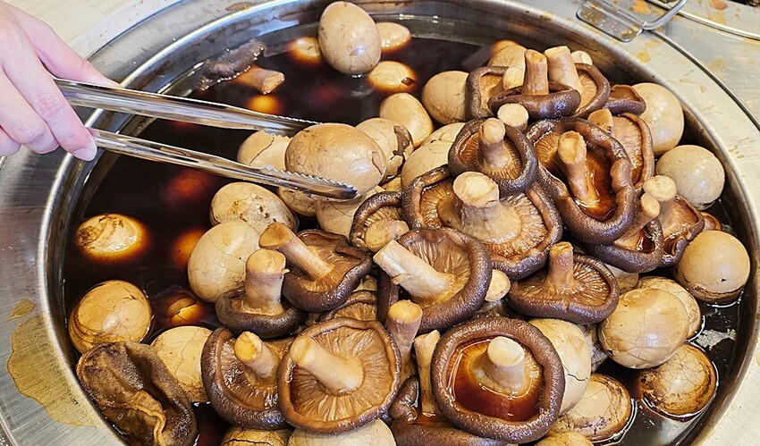 日月潭小吃精選　阿伯茶葉蛋與流淚菇，日月潭最受歡迎散步美食