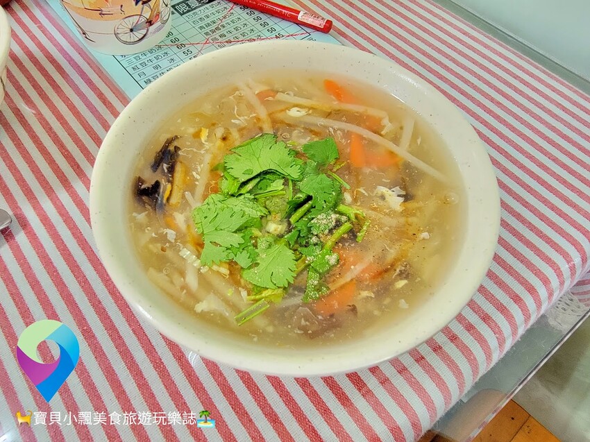 [食]花蓮 華玉冰菓店 在地美味平價美食 不只賣冰 還有牛排、麵、飯、滷味~料好實在 旅途補充元氣好地方