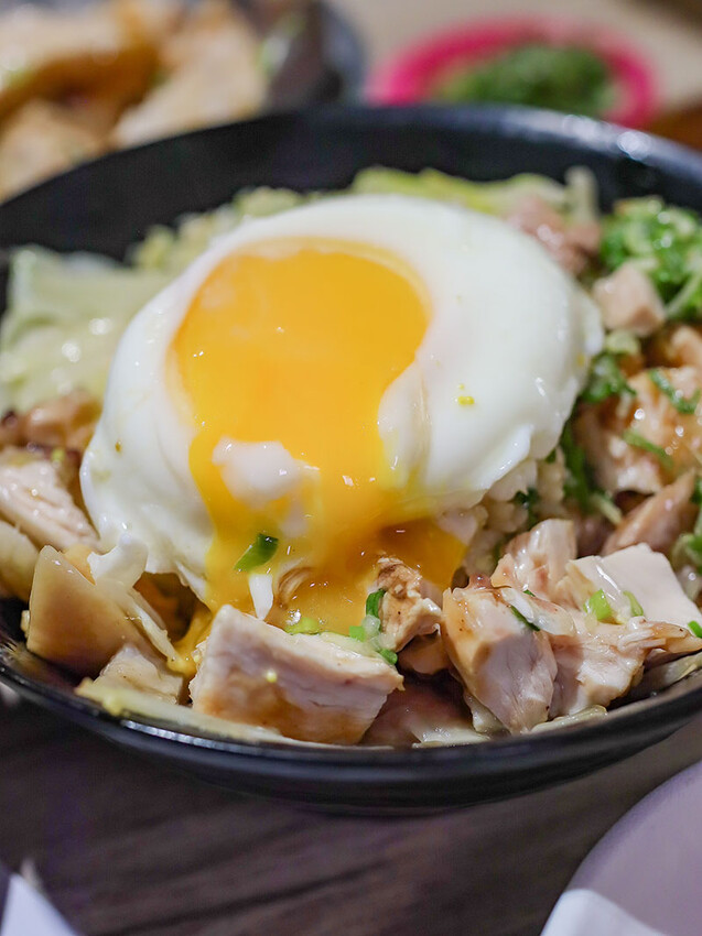 雞肉飯$60元起吃好味雞肉，蔥鹽雞肉切盤大份量CP高超划算~媽媽群組瘋傳今晚回家吃雞