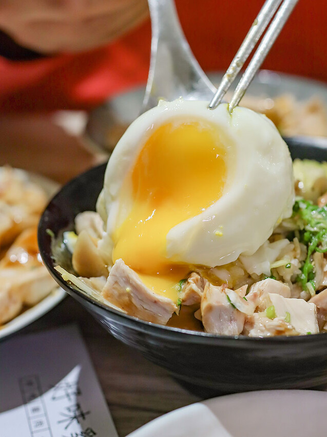雞肉飯$60元起吃好味雞肉，蔥鹽雞肉切盤大份量CP高超划算~媽媽群組瘋傳今晚回家吃雞