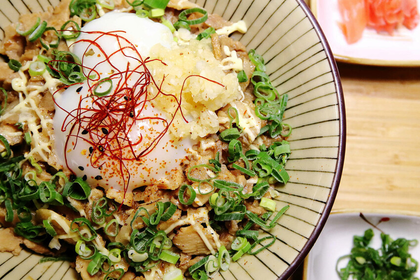 私嚐の吃飯北大店。三峽寵物餐廳推薦,超好吃唐揚雞有層次的咖哩