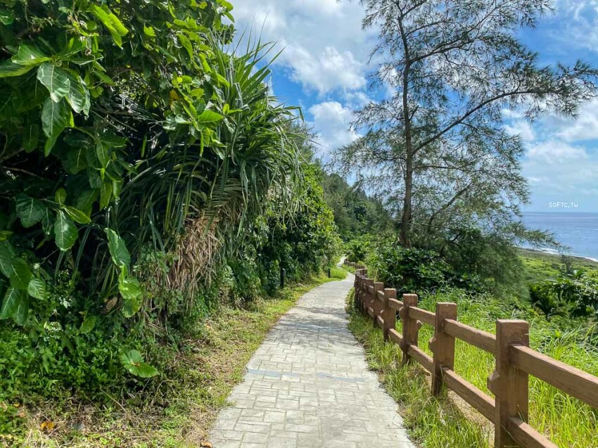 蘭嶼東清部落IG打卡景點推薦》東清秘境+情人洞●天然海蝕洞戲水秘境+石拱門 蘭嶼熱門打卡景點推薦