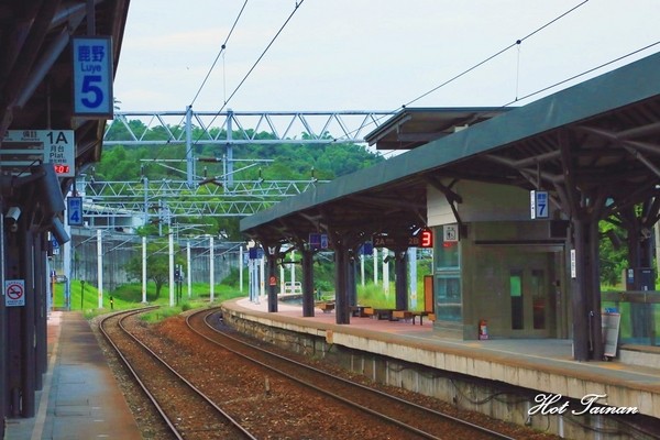 鹿野車站(Lu-Ye Station)：【台東景點】鹿野車站小旅行，帶妳看見不一樣的城鄉車站