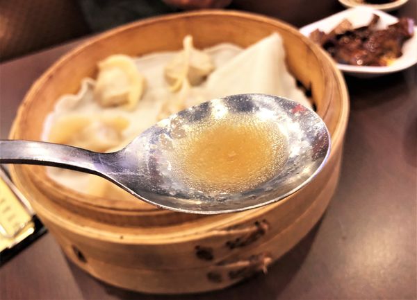 ●高雄食記●北平楊寶寶蒸餃/朝明路/肉汁爆漿不蓋你/北方麵食推薦