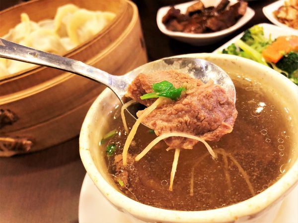 ●高雄食記●北平楊寶寶蒸餃/朝明路/肉汁爆漿不蓋你/北方麵食推薦