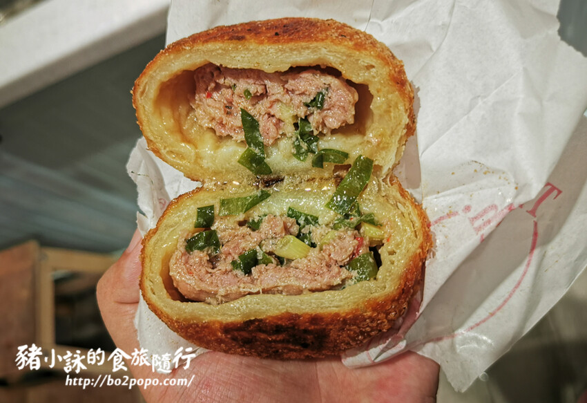 高雄。岡山》龍記餡餅。肉鮮又多汁的在地非隱藏版美食