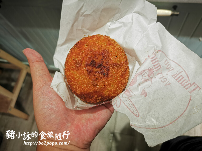 高雄。岡山》龍記餡餅。肉鮮又多汁的在地非隱藏版美食
