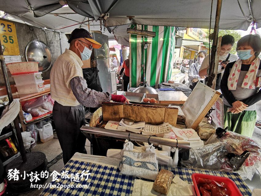 高雄。岡山》龍記餡餅。肉鮮又多汁的在地非隱藏版美食