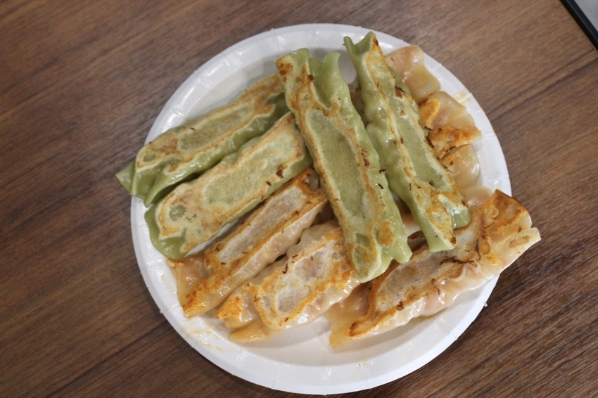 八方雲集植物肉鍋貼 (10).jpg