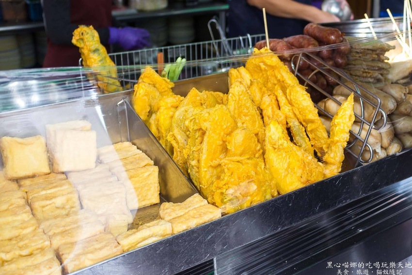 高雄左營︱舊城傳統美食　左營舊城城隍廟旁什麼都有的道地廟口小吃！！