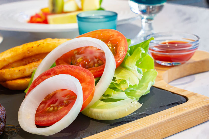 TASTy西堤牛排富國店，將布魯克林大橋搬進店裡啦!近捷運~聚會洽商的好選擇。 - 微笑Joe幸運