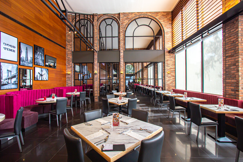 TASTy西堤牛排富國店，將布魯克林大橋搬進店裡啦!近捷運~聚會洽商的好選擇。 - 微笑Joe幸運