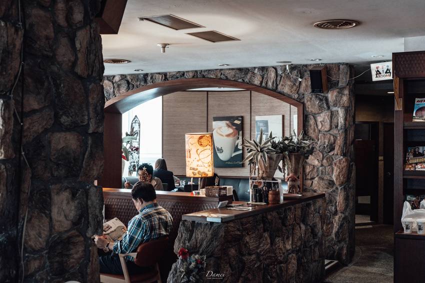 source: imgur.com 高雄左營|美國夏威夷毛伊咖啡館-老咖啡館獨特風味,冰滴咖啡深得我心