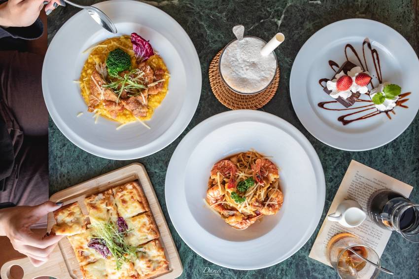 source: imgur.com 高雄左營|美國夏威夷毛伊咖啡館-老咖啡館獨特風味,冰滴咖啡深得我心