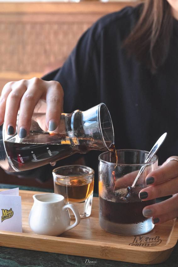 source: imgur.com 高雄左營|美國夏威夷毛伊咖啡館-老咖啡館獨特風味,冰滴咖啡深得我心