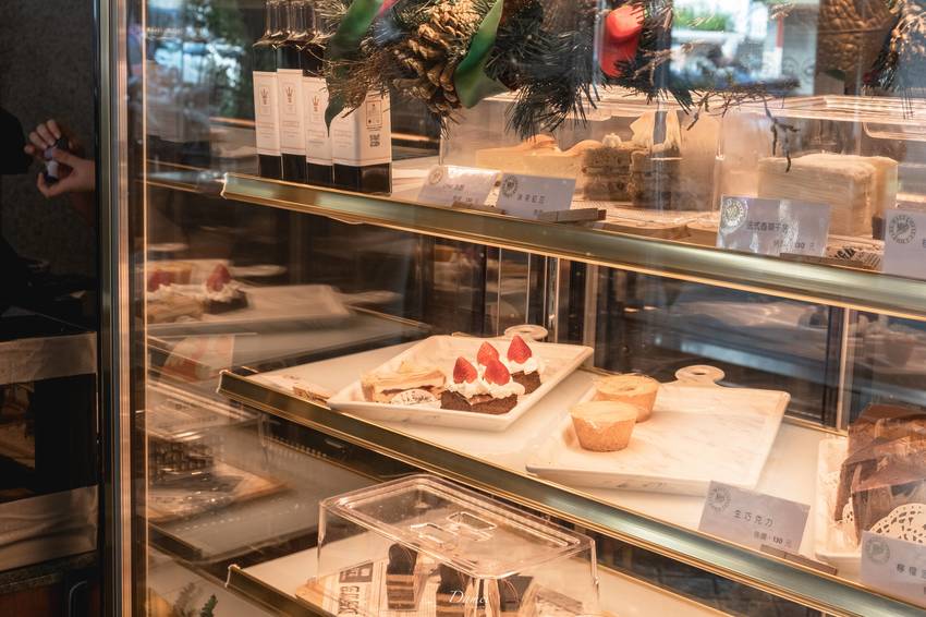 source: imgur.com 高雄左營|美國夏威夷毛伊咖啡館-老咖啡館獨特風味,冰滴咖啡深得我心