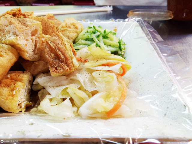 【高雄左營】石記臭豆腐 | 瑞豐夜市必吃! 極酥脆炸豆皮根本就是台式千層派 清爽不死鹹泡菜